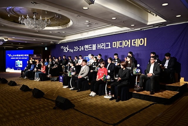 绝对中场核心，德布劳内已经连续5年入选FIFPro年度最佳阵