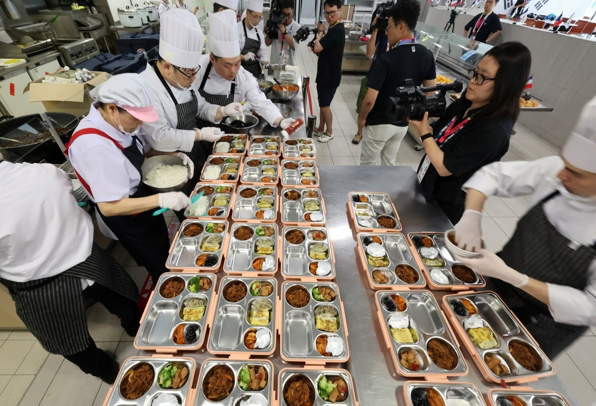 官方：何塞-桑切斯将担任布拉迪斯拉发vs米兰主裁判