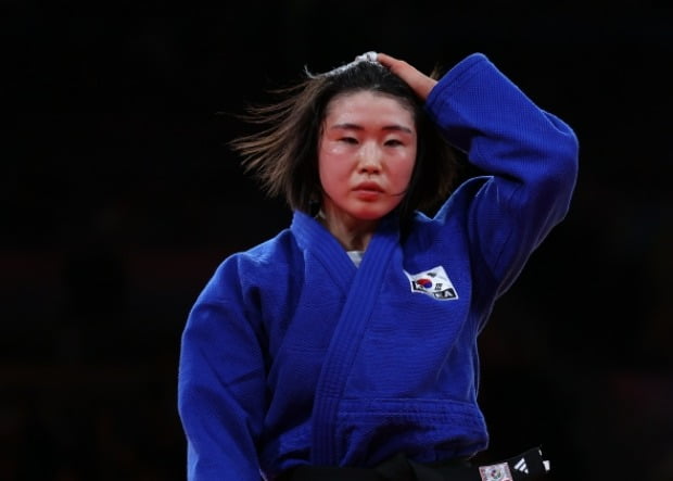 主场不容有失！国足战印尼赛前更衣室已经就绪