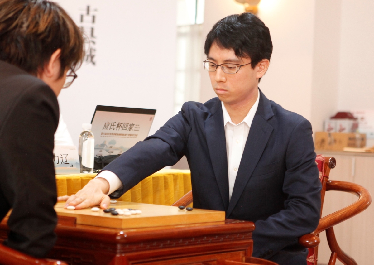 瓜帅谈穆帅曾比3冠手势：我们很像 但他拿了3个我拿了6个